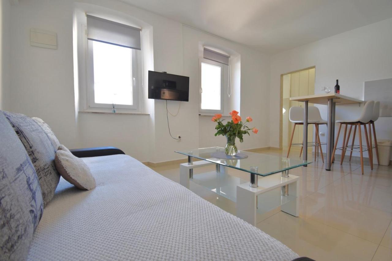 City Centre Apartment With Terrace 2 Pula Exterior foto